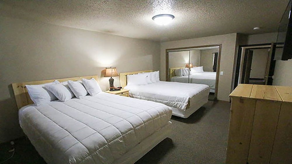 Woodside Dells Hotel & Suites - photo 11