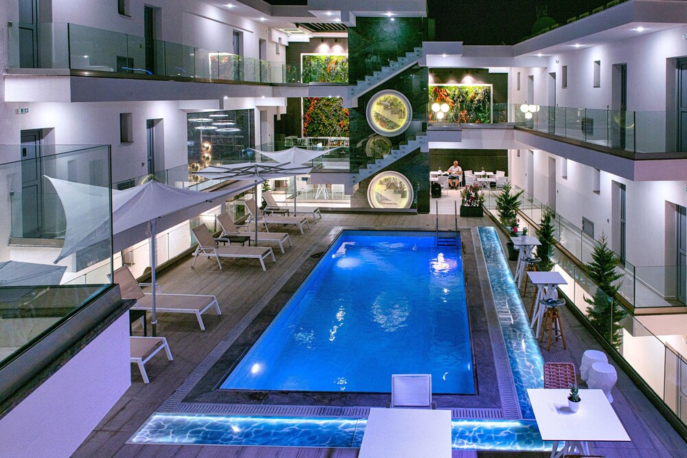 Sunway Hotel - carbon neutral hotel in Kassandreia