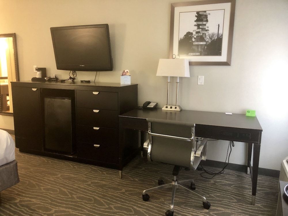 La Quinta Inn and Suites by Wyndham Lake Charles Casino Area - photo 23