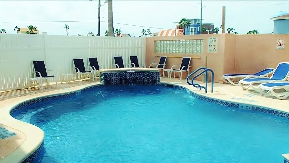 Flamingo Inn - photo 20