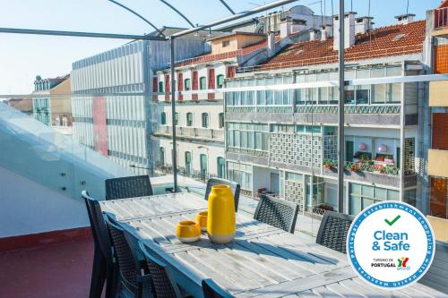 Angel's Duplex Terrace Five Bedrooms — 4-Star Luxury Hotel in Lisbon, Portugal