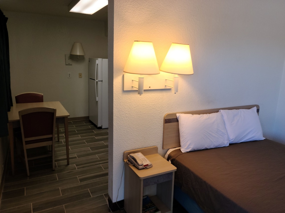 Motel 9 Las Cruces - photo 4