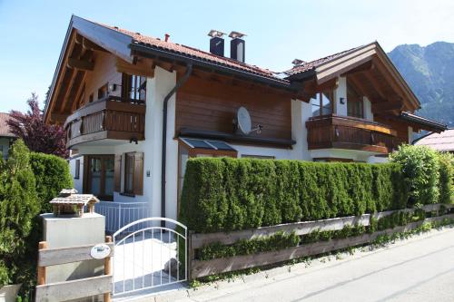 Ferienhaus Angermeier — 4-Star Luxury Hotel in Oberstdorf, Germany