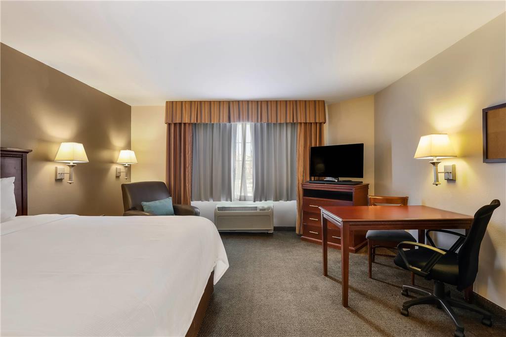MainStay Suites Fitchburg Madison - photo 10