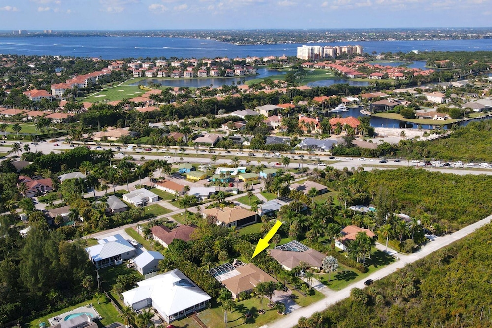 7384 Willems Dr in Fort Myers, United States