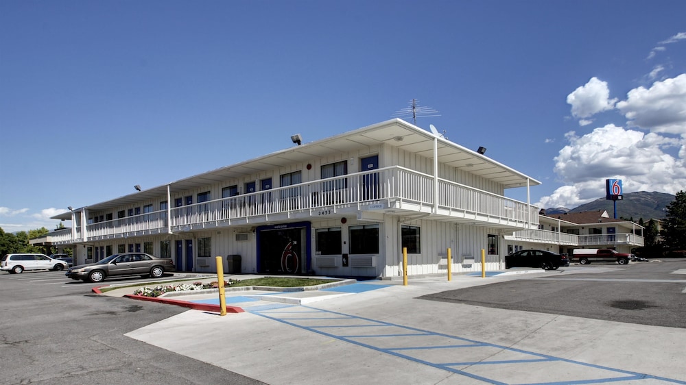 Super 8 by Wyndham Woods Cross Salt Lake City North - photo 27