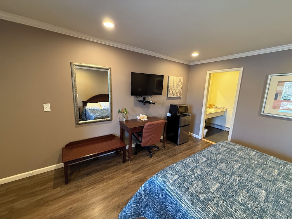 Heidi's Inn - photo 20