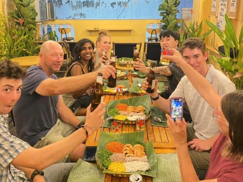 Saigon Authentic Hostel Local Vibes City Tours Cooking Dinner Evening Streetfood Free Menu Breakfast Gym & Rooftop