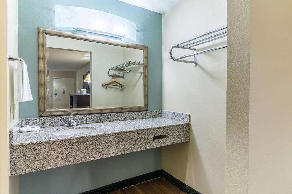 Motel 6 Kenly NC - photo 17