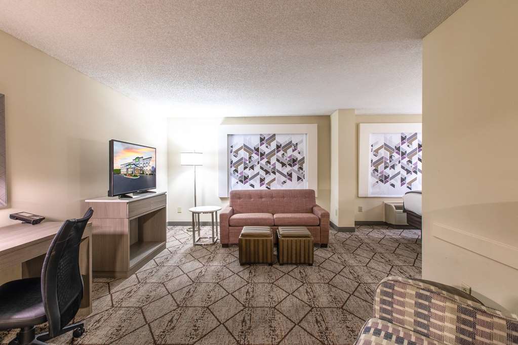 Wingate by Wyndham Charlotte Speedway Concord - photo 15