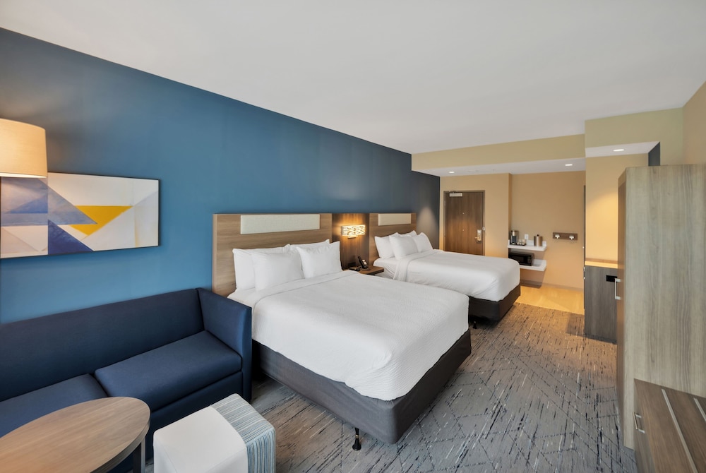 Holiday Inn Express & Suites Fort Walton Beach Eglin Area by IHG - photo 37