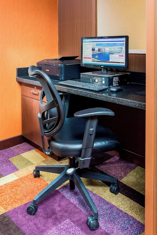 Fairfield Inn & Suites Victoria - photo 16