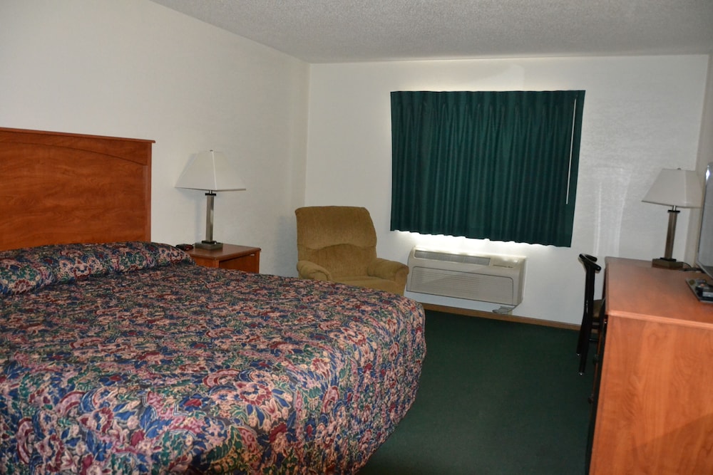 Carrington Inn & Suites - photo 7