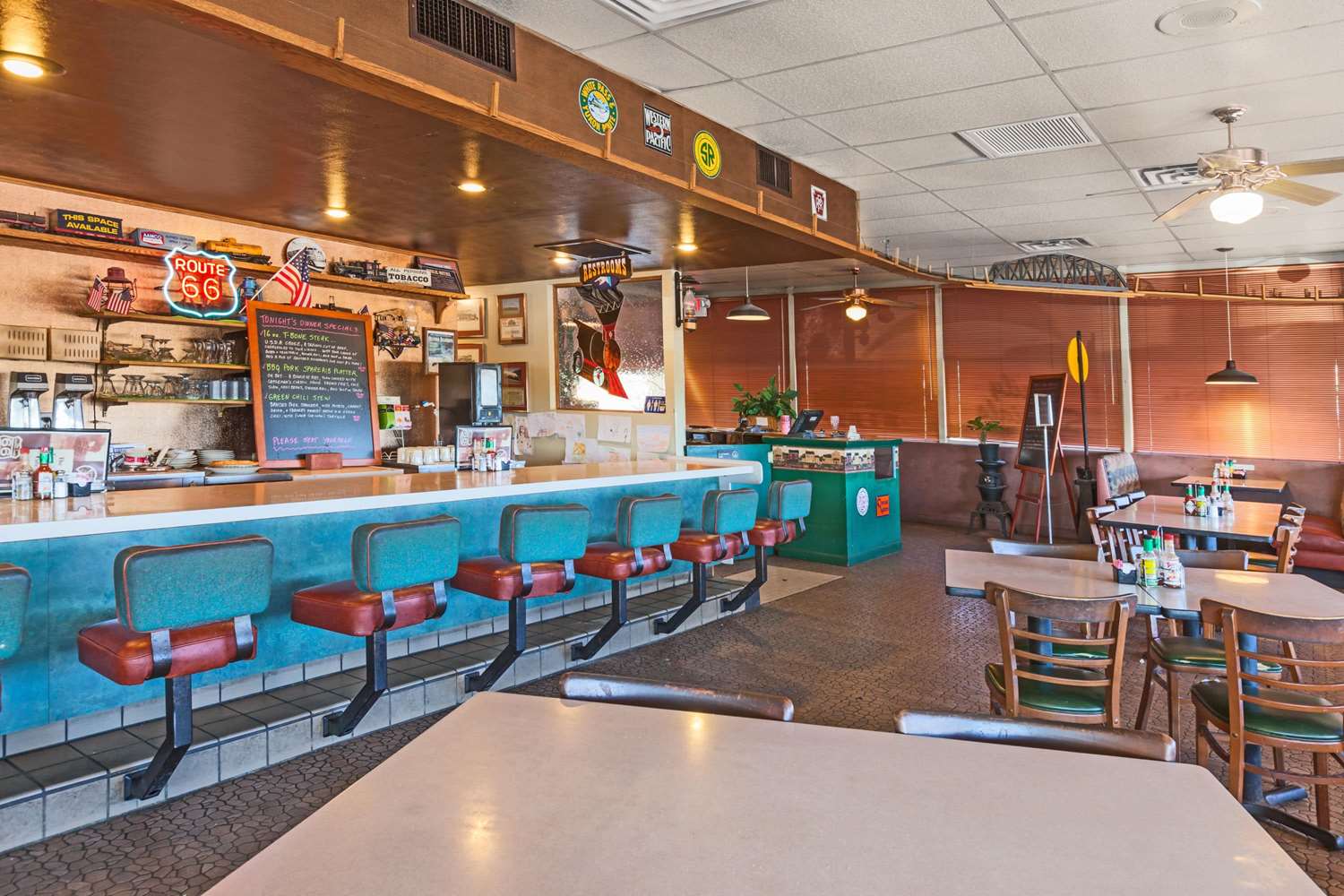 Howard Johnson by Wyndham Flagstaff - photo 6