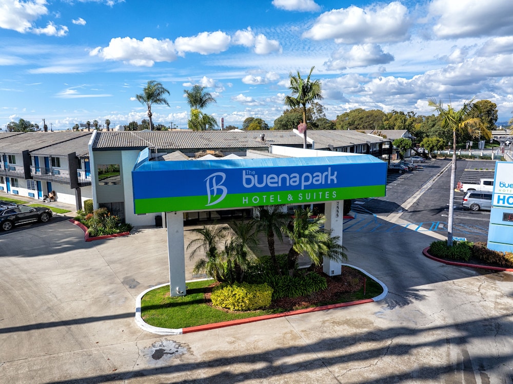 Buena Park Hotel Near Knott's Berry Farm - photo 50