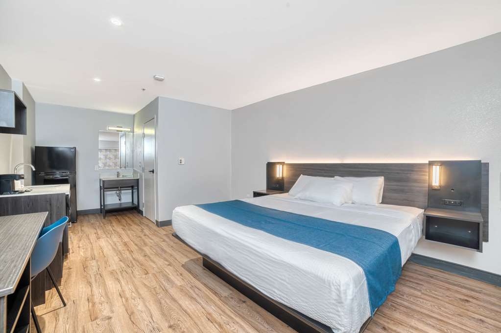 Studio6 Suites Stockton CA Waterfront - photo 17