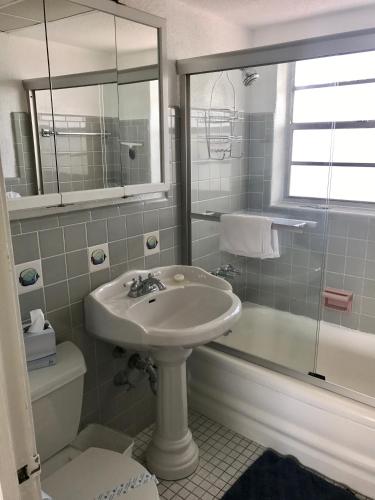Sunrise Ocean Suites - photo 2