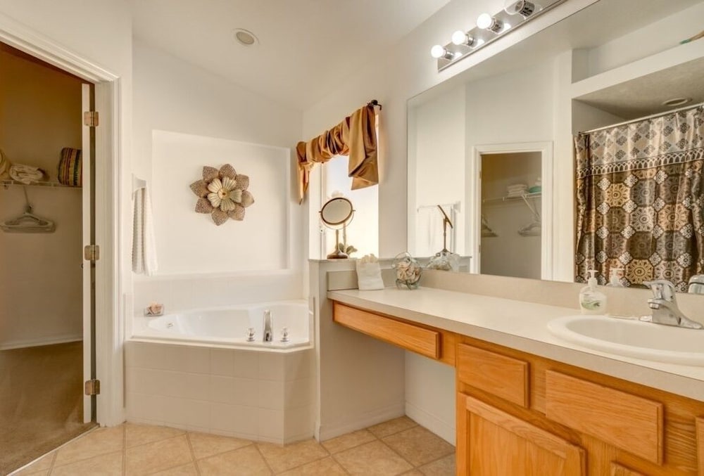 Private Pool In Gated Resort 4 Bedroom Home by Redawning - photo 17