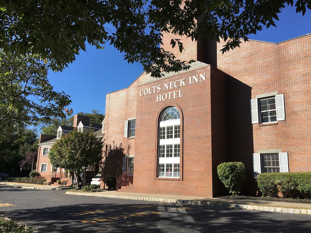 Colts Neck Inn Hotel - photo 39