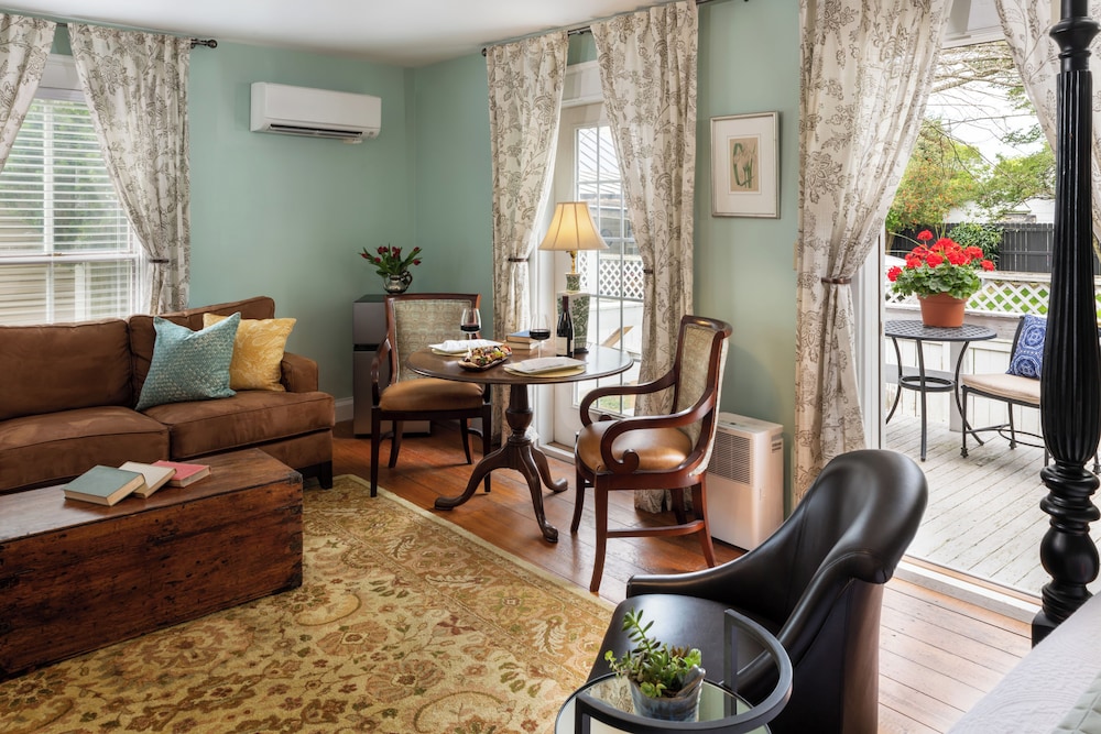 Inner Banks Inn - photo 16