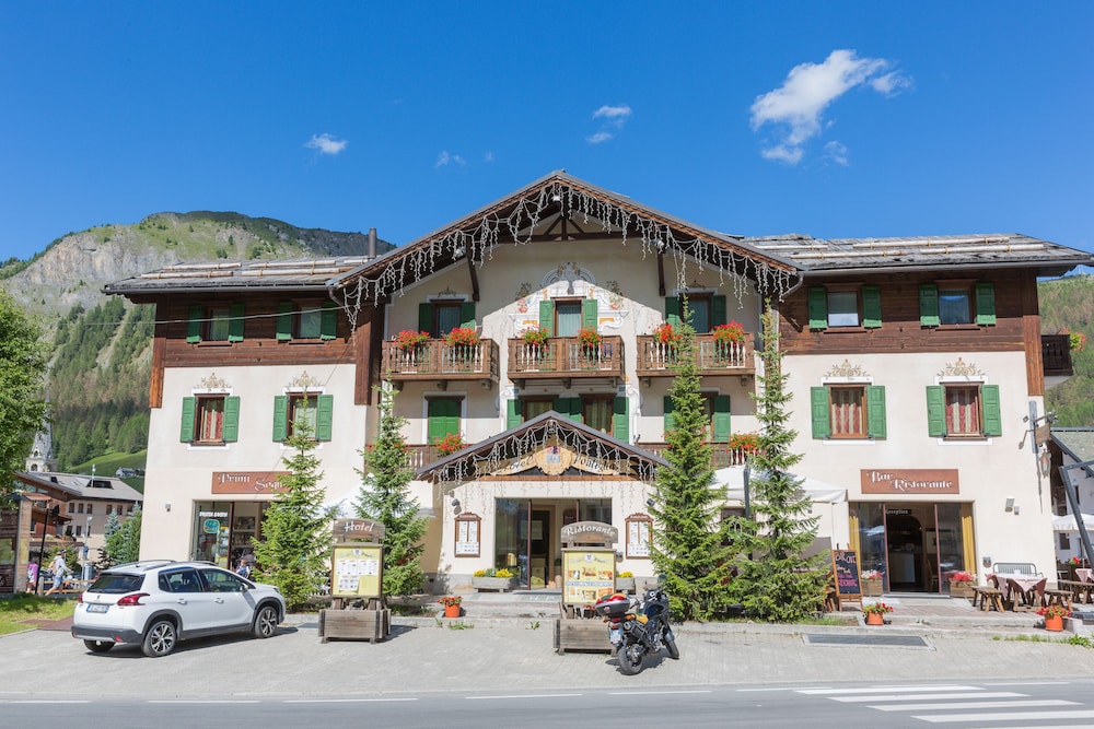 Hotel Pontiglia — carbon neutral stay, Livigno