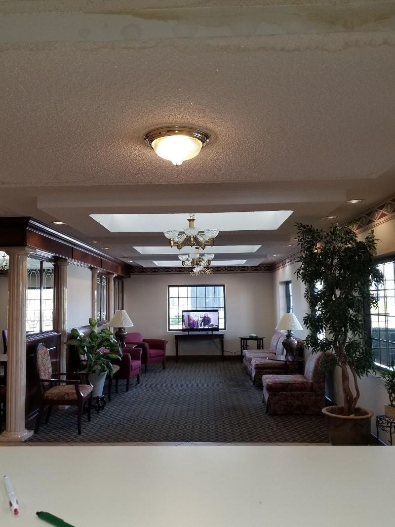 Gateway Inn and Suites - photo 8