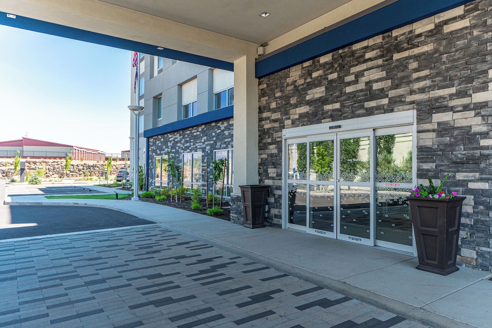 Hampton Inn by Hilton Redmond Bend Airport - photo 38