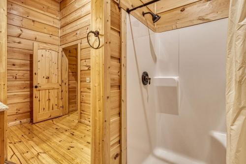 Sunshine Ridge Hot Tub Game Room WIFI 560 FREE tickets each paid day - photo 43
