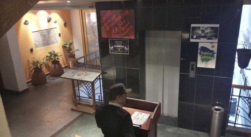 Seventeen Degrees Hotel in Dhanbad, India