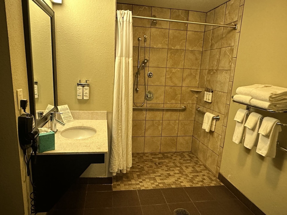 Staybridge Suites Minot by IHG - photo 41