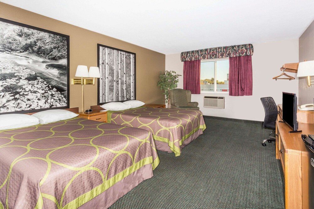 Super 8 by Wyndham Ft. Morgan - photo 4