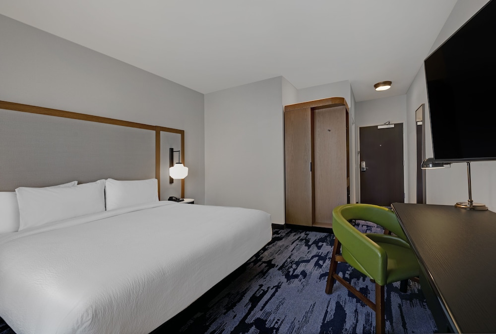Fairfield Inn & Suites by Marriott Milwaukee Brookfield - photo 12