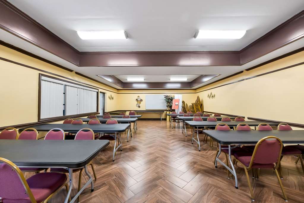 Quality Inn & Suites Fayetteville I 95 - photo 35