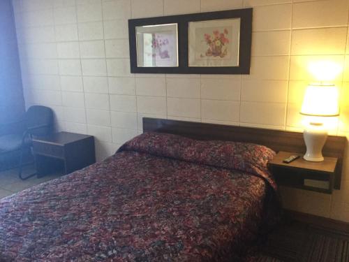 Towne Center Motel - photo 4