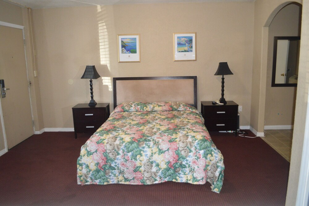 Tarpon Inn - photo 10