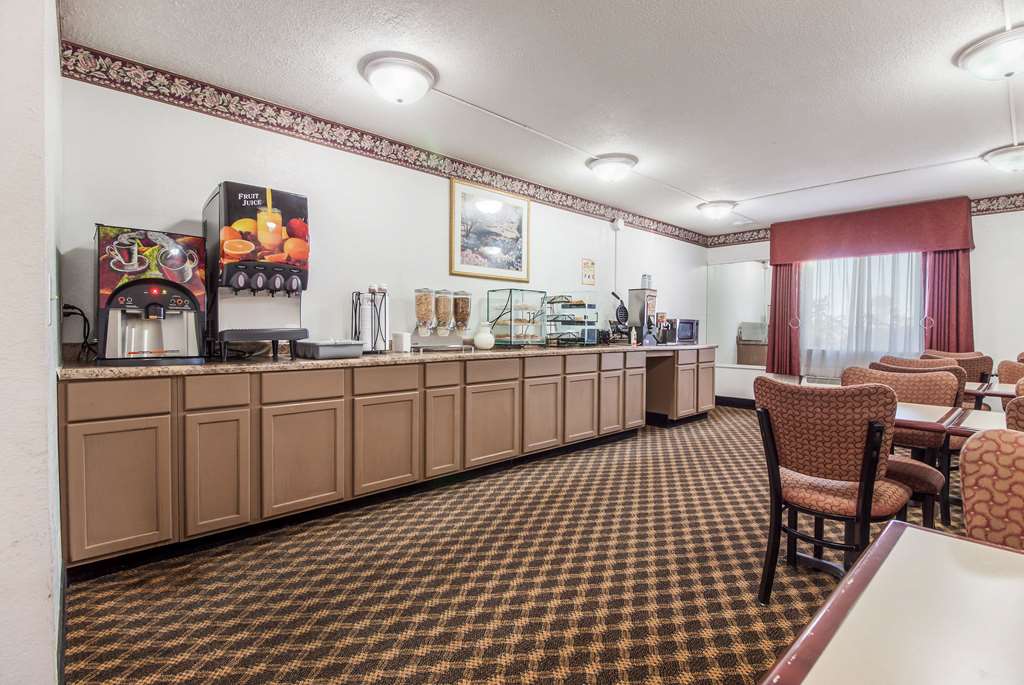 Econo Lodge Lexington - photo 21