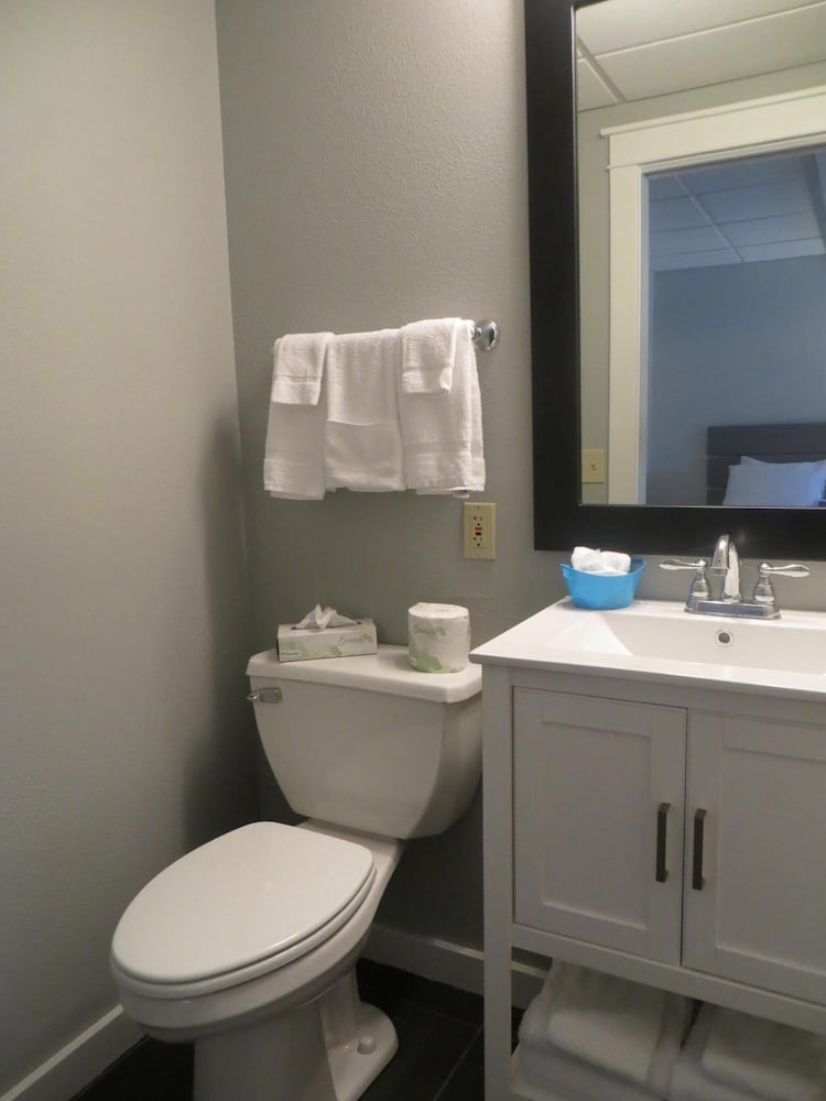 Brio Beach Inn - photo 27