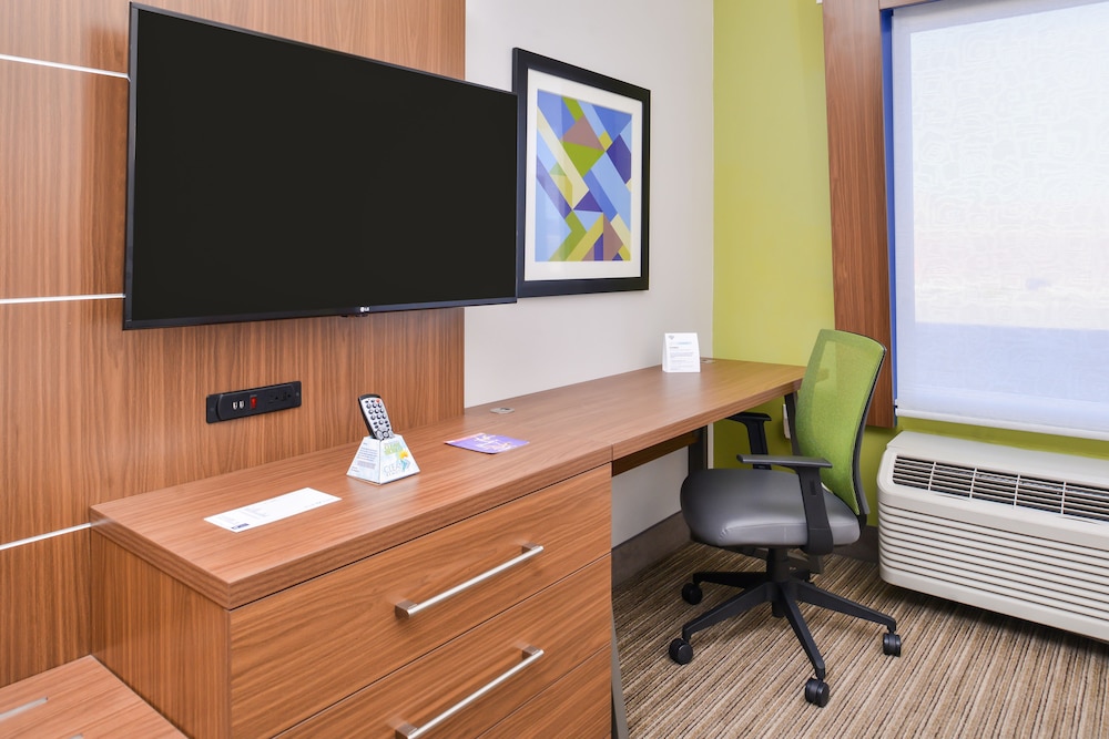 Holiday Inn Express & Suites Van Horn by IHG - photo 22
