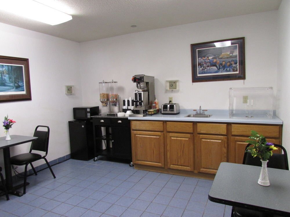 AmeriVu Inn Warroad - photo 14