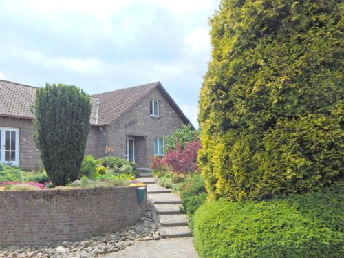 Comfortable Holiday Home in South Limburg With 2 Bathrooms and Swimming Pool — 4-Star Luxury Hotel in Maastricht, Netherlands