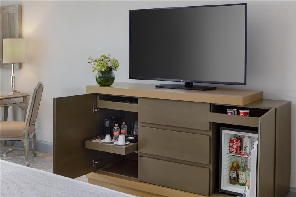 KICUN1_JAphotography_ Suite Mini Bar.tif