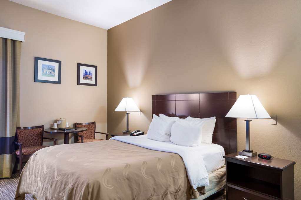 Quality Inn I 70 Near Kansas Speedway - photo 8