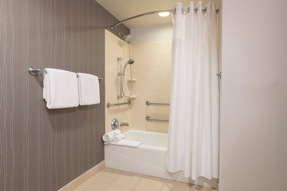 Courtyard by Marriott Newark University of Delaware - photo 15