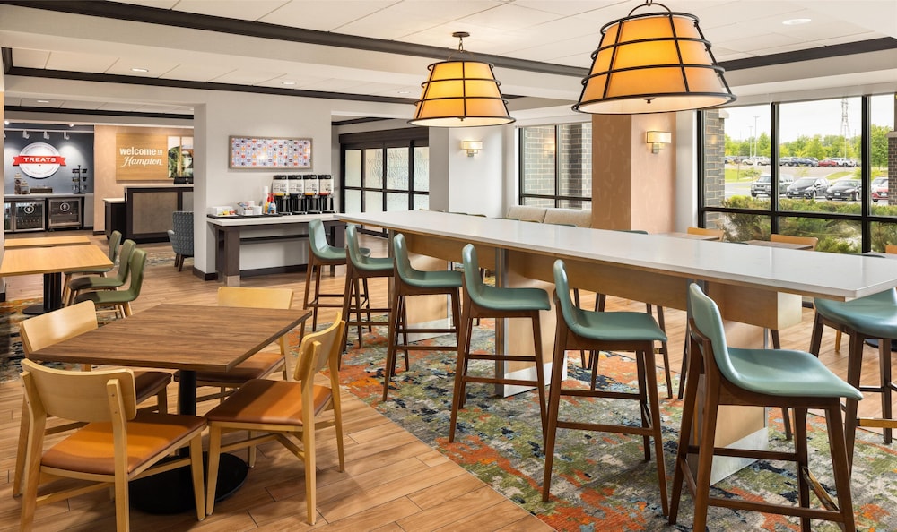 Hampton Inn Minneapolis Roseville - photo 3