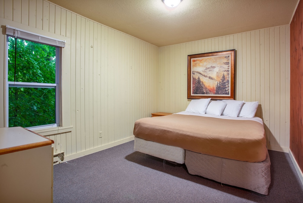 Birchcliff Resort - photo 22
