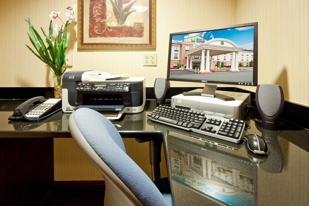 Holiday Inn Express & Suites Quakertown Allentown Area by IHG - photo 41