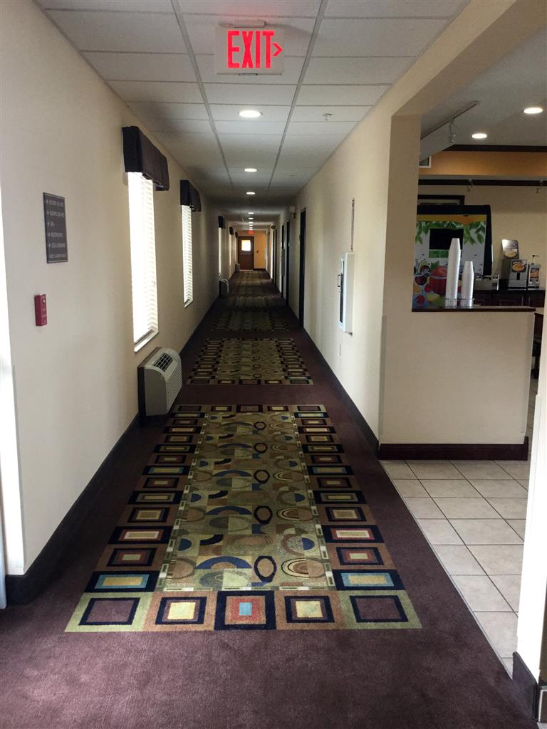 Americas Best Value Inn St. Robert - photo 17