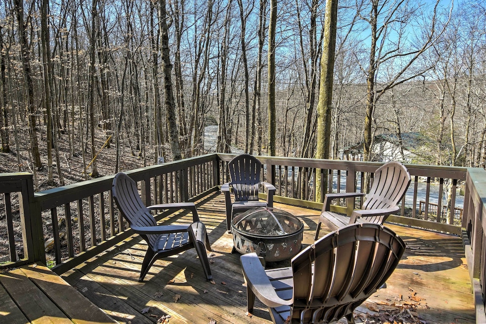 Inviting Beech Mountain Family Retreat w 3 Decks — Banner Elk — photo 2
