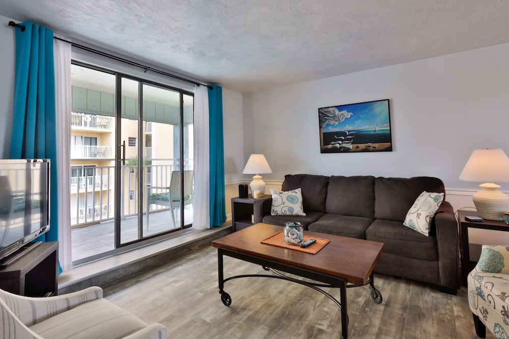 Coastal Waters Inn - photo 96