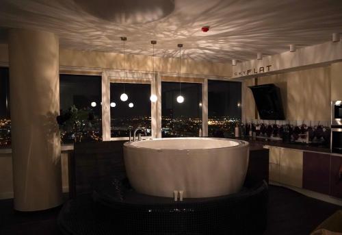 Sky Flat Jacuzzi Sauna 27 Floor — 4-Star Luxury Hotel in Klaipeda, Lithuania